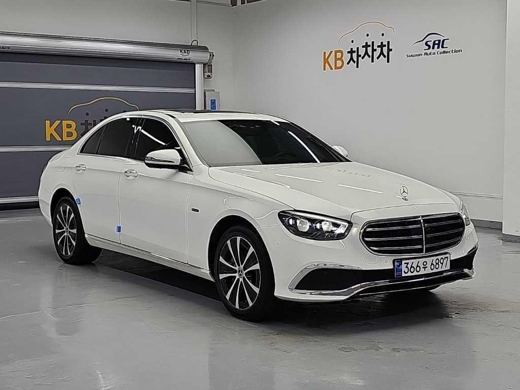 벤츠 E 클래스 E-클래스 W213 E300e 4MATIC 익스클루시브 이미지 4