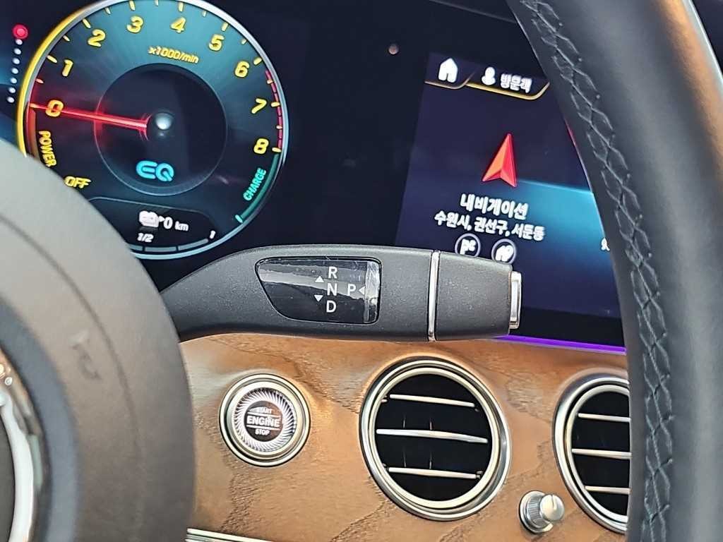 벤츠 E 클래스 E-클래스 W213 E300e 4MATIC 익스클루시브 이미지 8