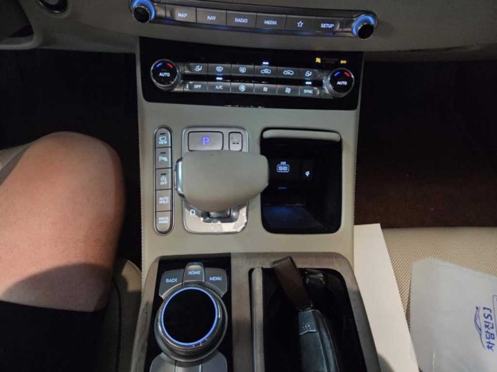 제네시스 G90 3.8 GDI AWD 럭셔리 이미지 9