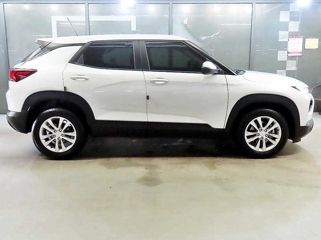 쉐보레 트레일블레이저 2WD 1.3 터보 가솔린 LS 이미지 3