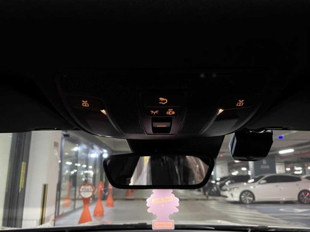 벤츠 GLA 클래스 GLA클래스 X156 GLA45 AMG 4MATIC 이미지 9