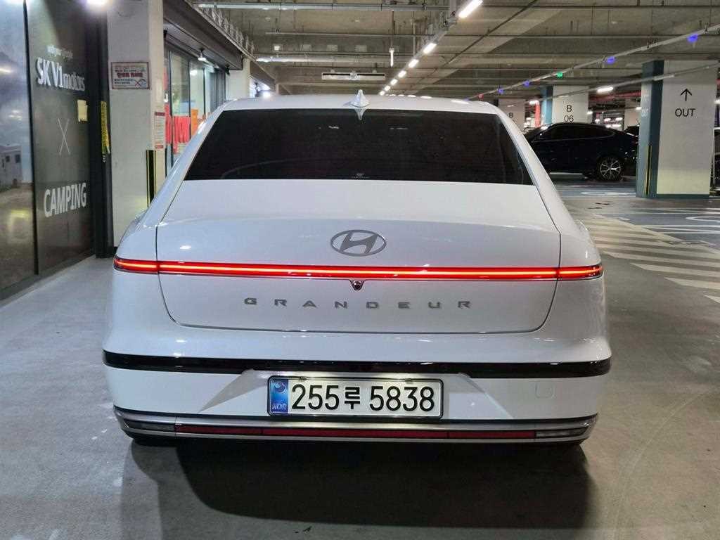 현대 그랜저 그랜저 (GN7) 가솔린 2.5 2WD 프리미엄 이미지 5