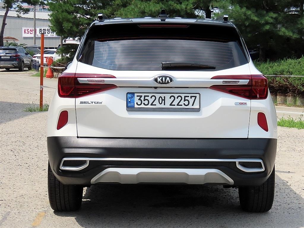 기아 셀토스 가솔린 1.6 터보 2WD 시그니처 이미지 4