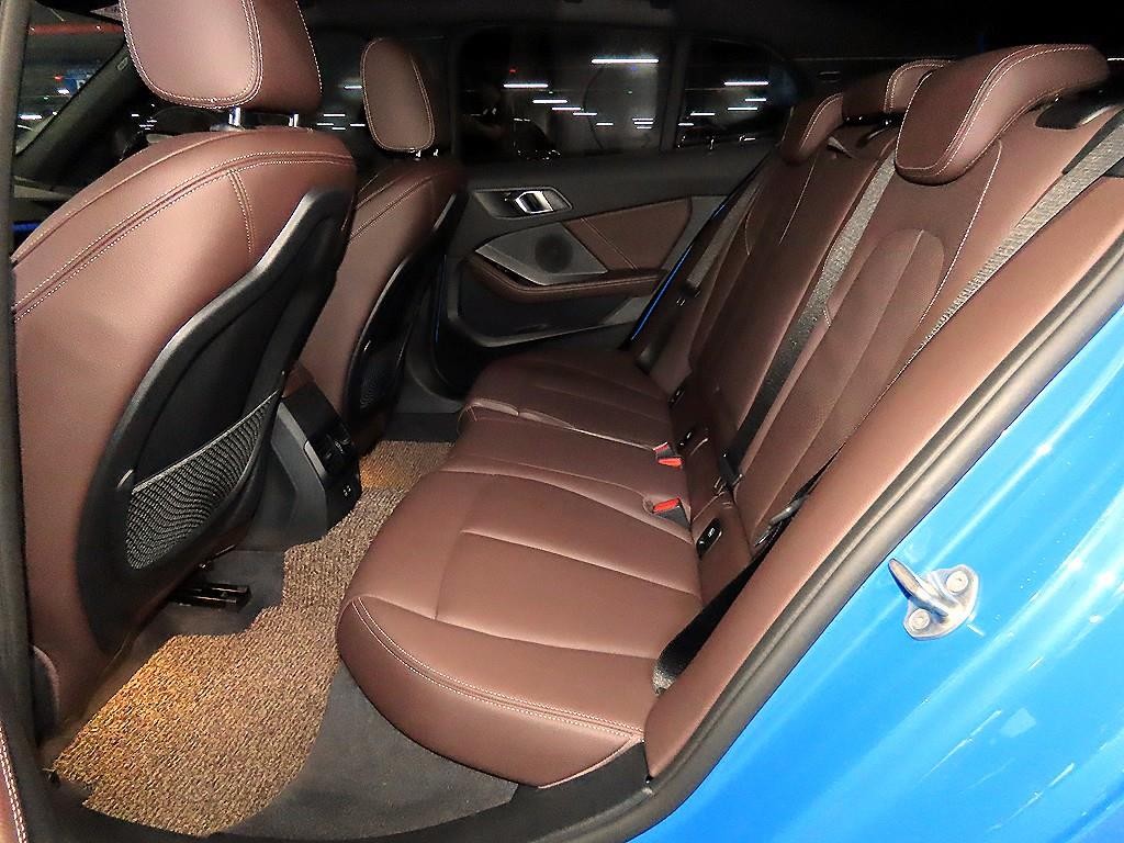 BMW 1시리즈 1시리즈 (F40) 120i M 스포츠 이미지 7