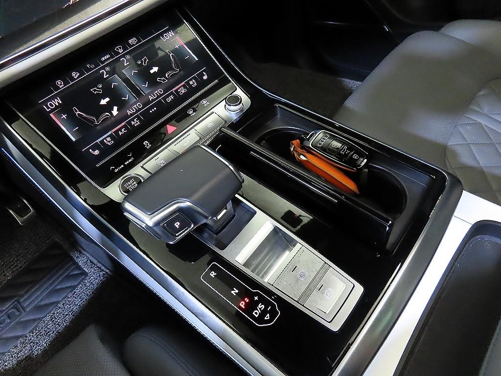 아우디 Q7 Q7 (4M) 55 TFSI 콰트로 프리미엄 이미지 12