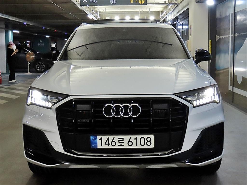 아우디 Q7 Q7 (4M) 55 TFSI 콰트로 프리미엄 이미지 2