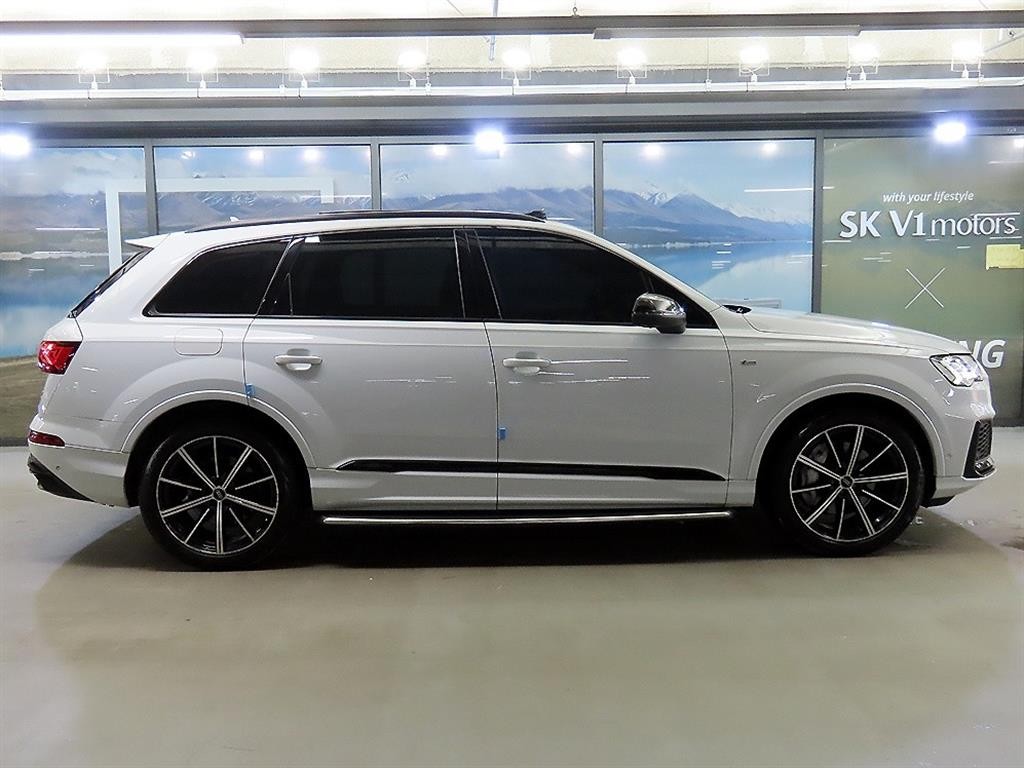 아우디 Q7 Q7 (4M) 55 TFSI 콰트로 프리미엄 이미지 3