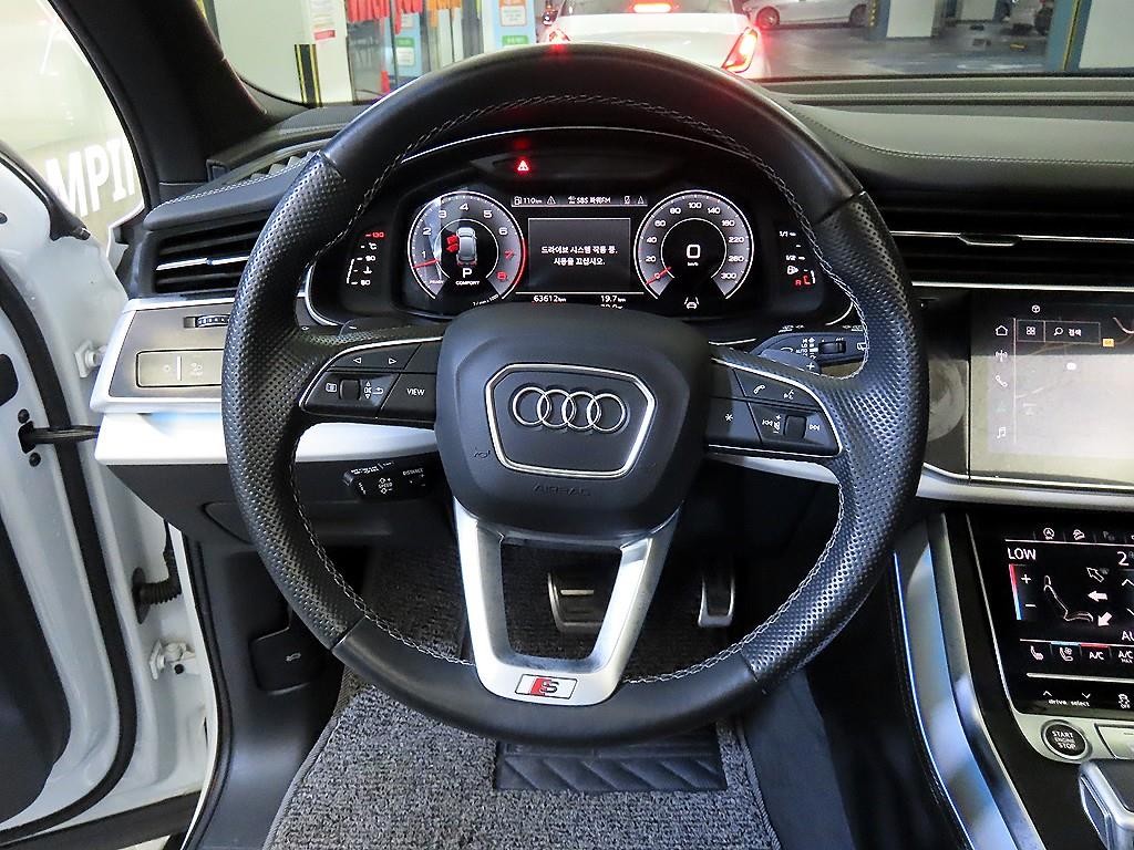 아우디 Q7 Q7 (4M) 55 TFSI 콰트로 프리미엄 이미지 8