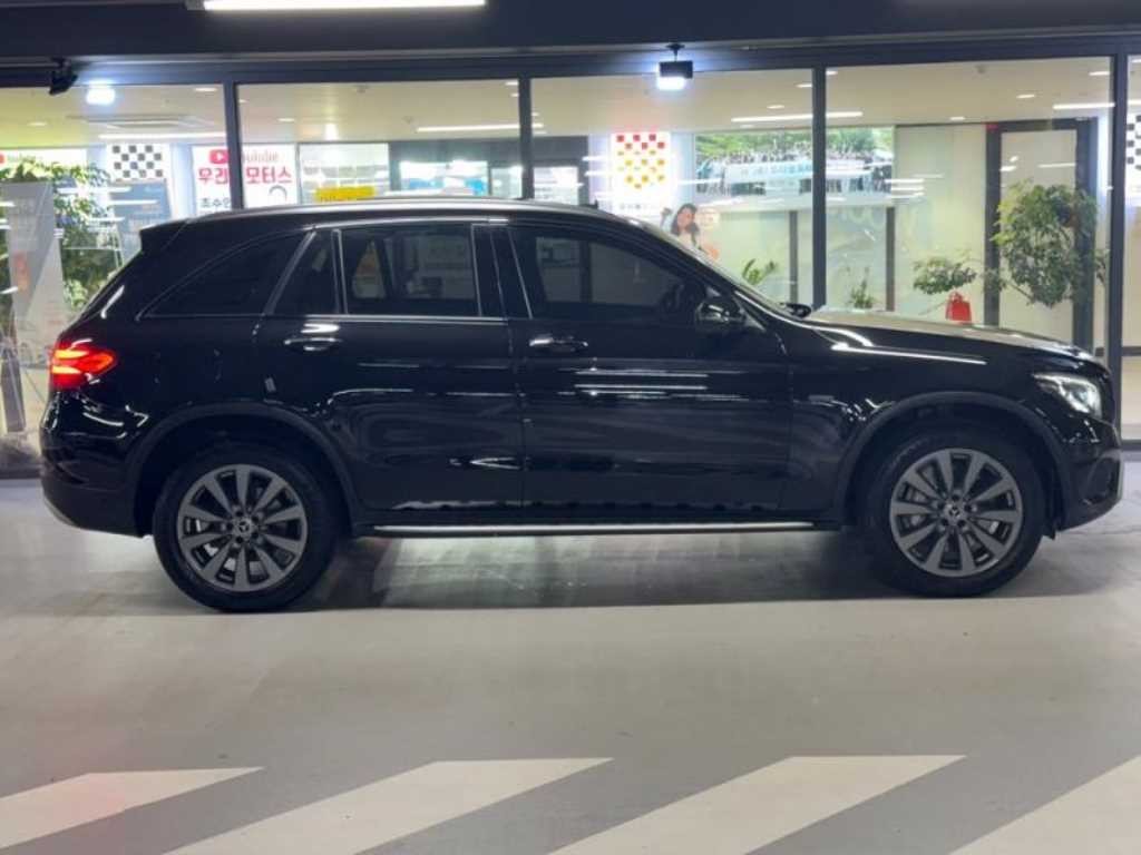 벤츠 GLC 클래스 GLC클래스 X253 GLC 350 e 4MATIC 이미지 3