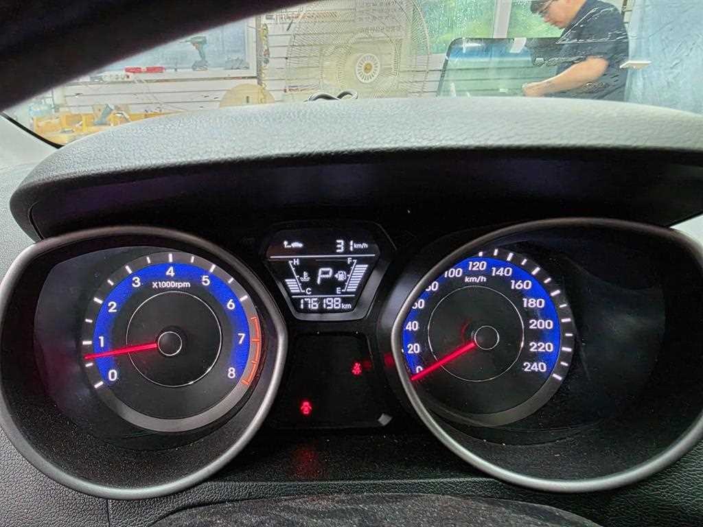 현대 아반떼 더 뉴 아반떼 1.6 LPI 스마트 이미지 4