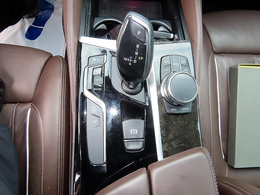 BMW 5시리즈 5시리즈 (G30) 530d M 스포츠 이미지 11