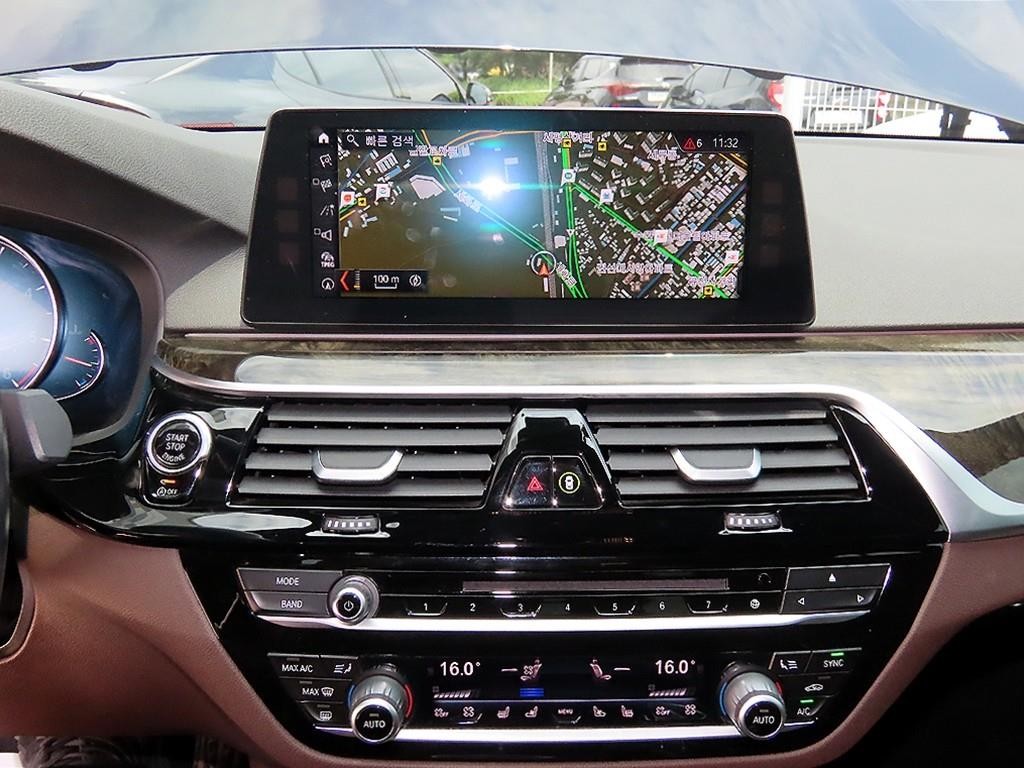 BMW 5시리즈 5시리즈 (G30) 530d M 스포츠 이미지 14