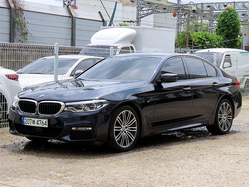 BMW 5시리즈 5시리즈 (G30) 530d M 스포츠 이미지 2