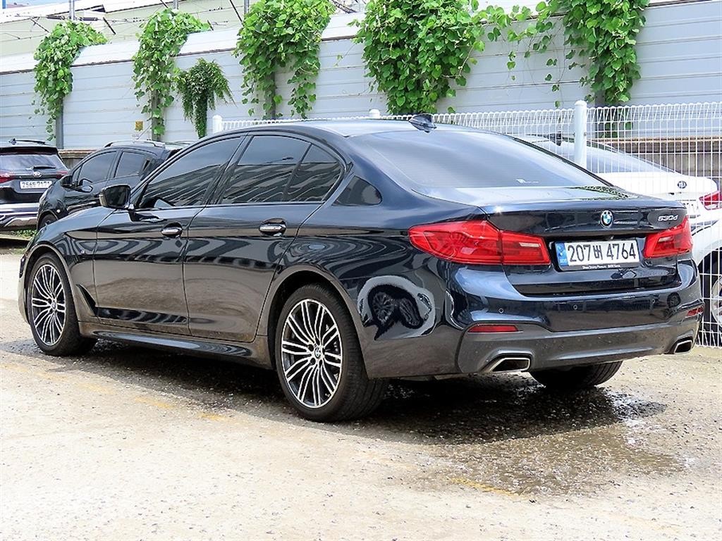 BMW 5시리즈 5시리즈 (G30) 530d M 스포츠 이미지 3