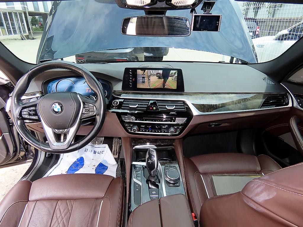 BMW 5시리즈 5시리즈 (G30) 530d M 스포츠 이미지 7
