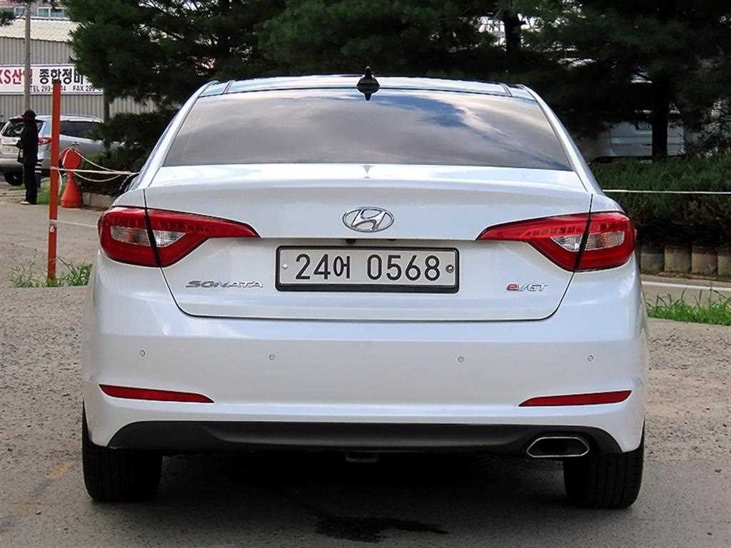 현대 쏘나타 LF 쏘나타 1.7 E-VGT 스마트 스페셜 이미지 4