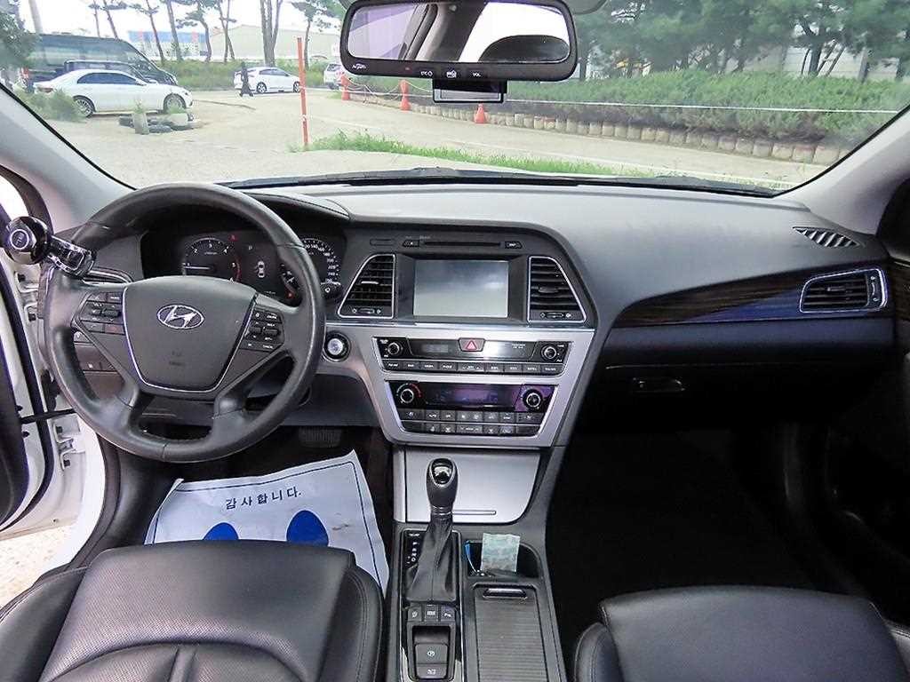 현대 쏘나타 LF 쏘나타 1.7 E-VGT 스마트 스페셜 이미지 7