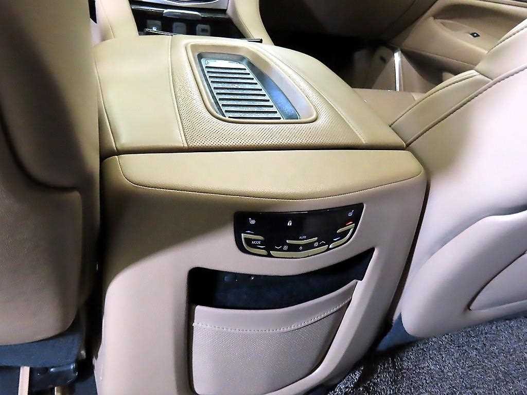 캐딜락 에스컬레이드 6.2 V8 ESV 이미지 14