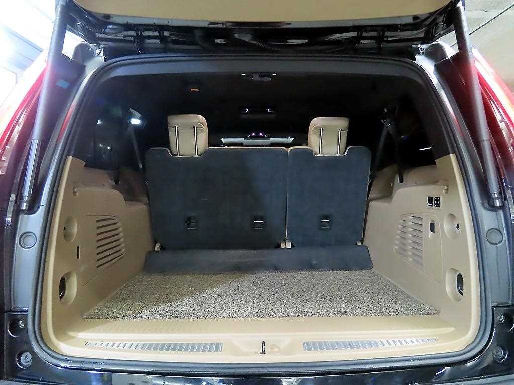 캐딜락 에스컬레이드 6.2 V8 ESV 이미지 18