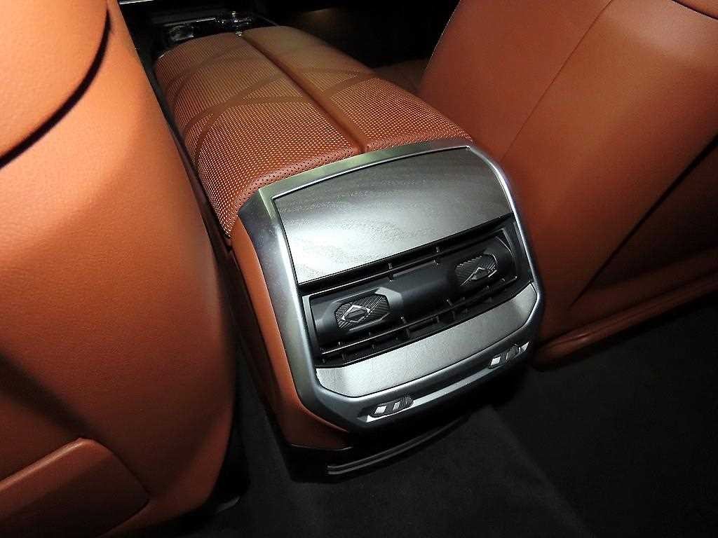 BMW 7시리즈 7시리즈 (G70) 740i sDrive 디자인퓨어 엑셀런스 이미지 15