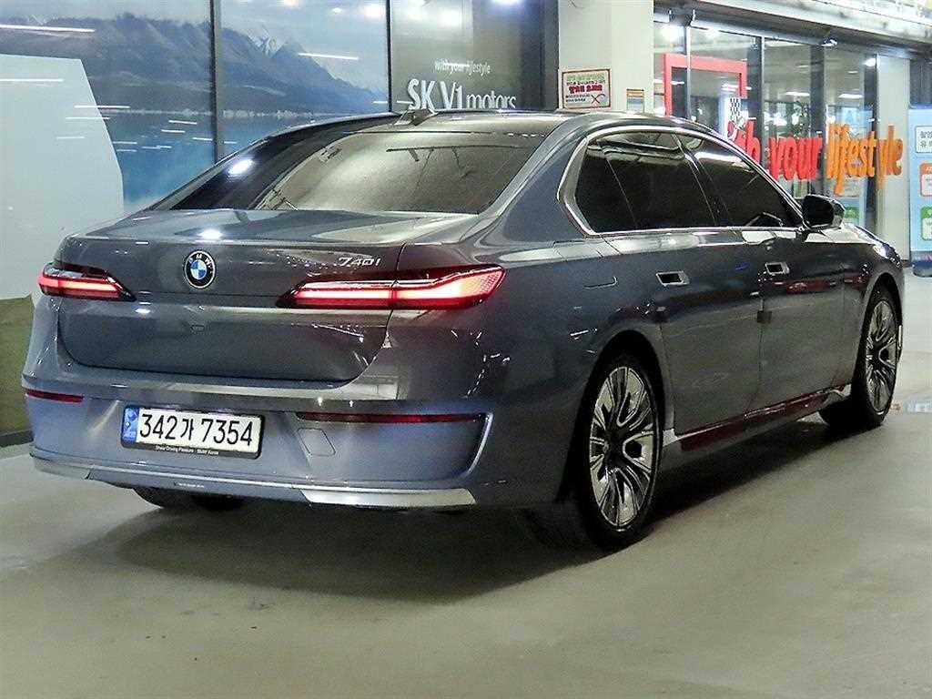 BMW 7시리즈 7시리즈 (G70) 740i sDrive 디자인퓨어 엑셀런스 이미지 4