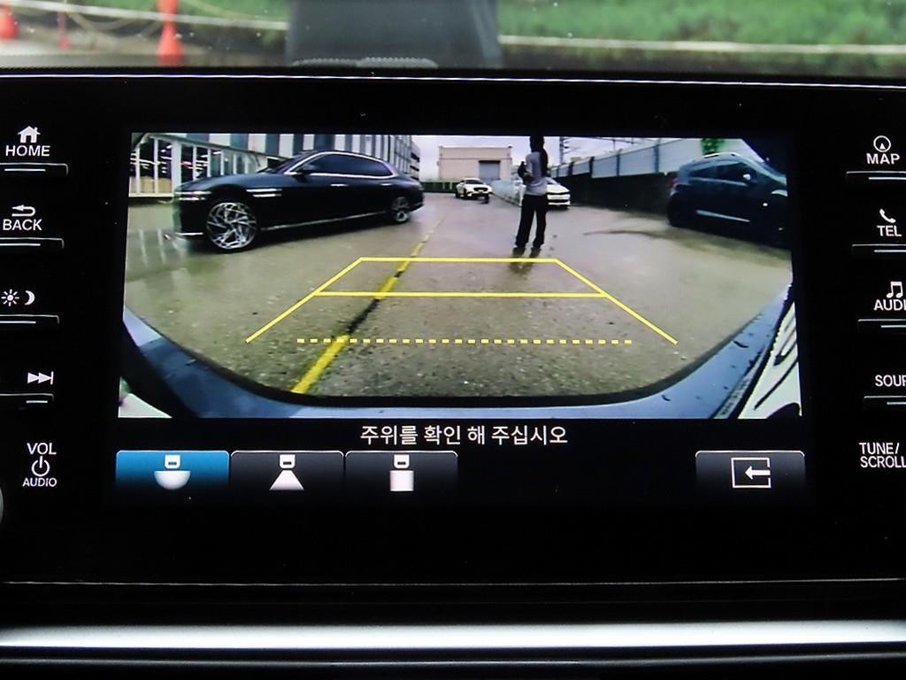 혼다 어코드 어코드(10세대) 2.0 하이브리드 투어링 이미지 15