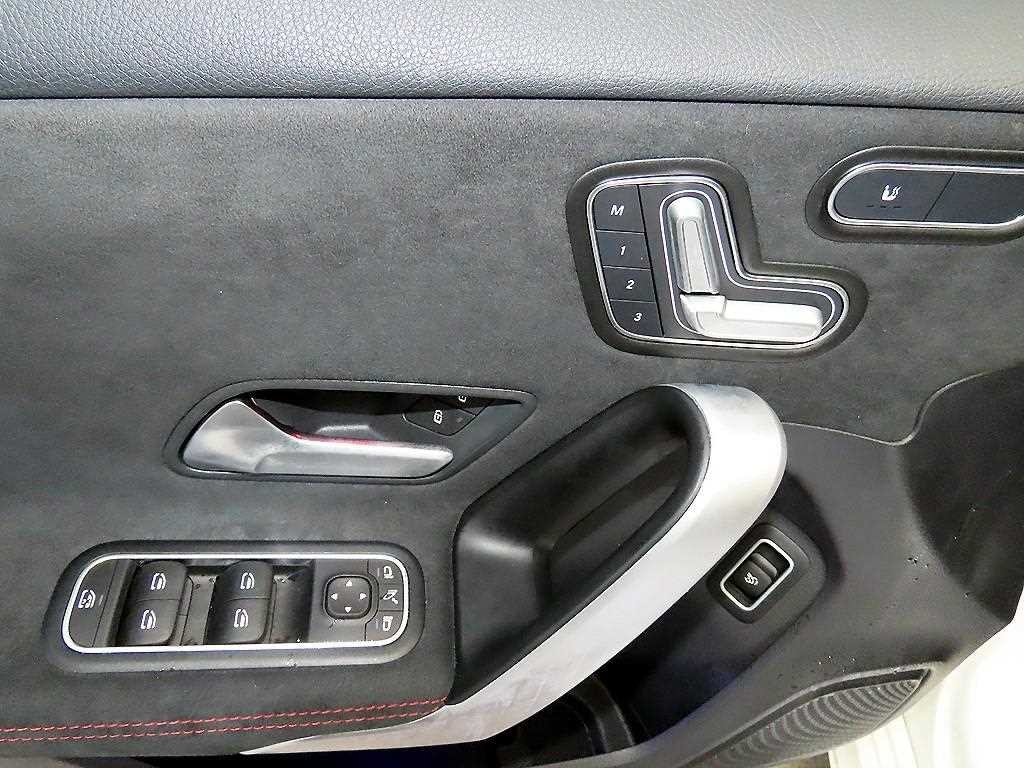 벤츠 A 클래스 A클래스 W177 AMG A35 4MATIC 세단 이미지 14