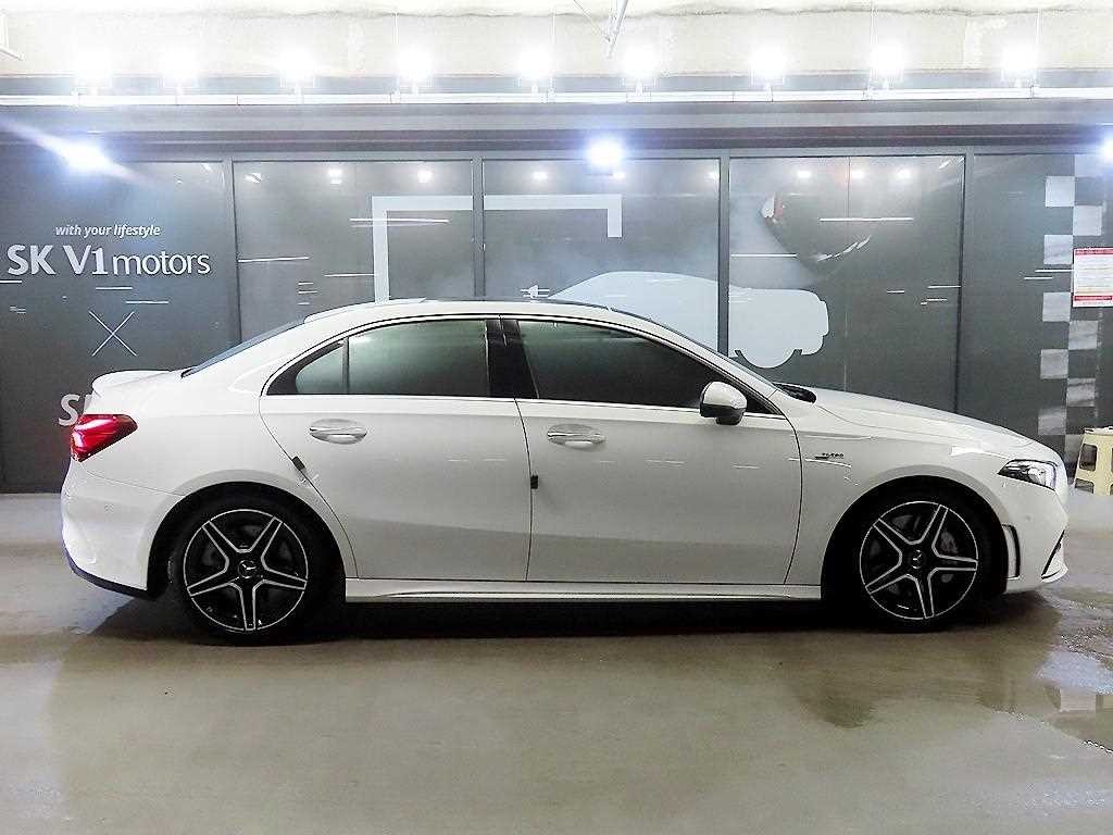 벤츠 A 클래스 A클래스 W177 AMG A35 4MATIC 세단 이미지 3