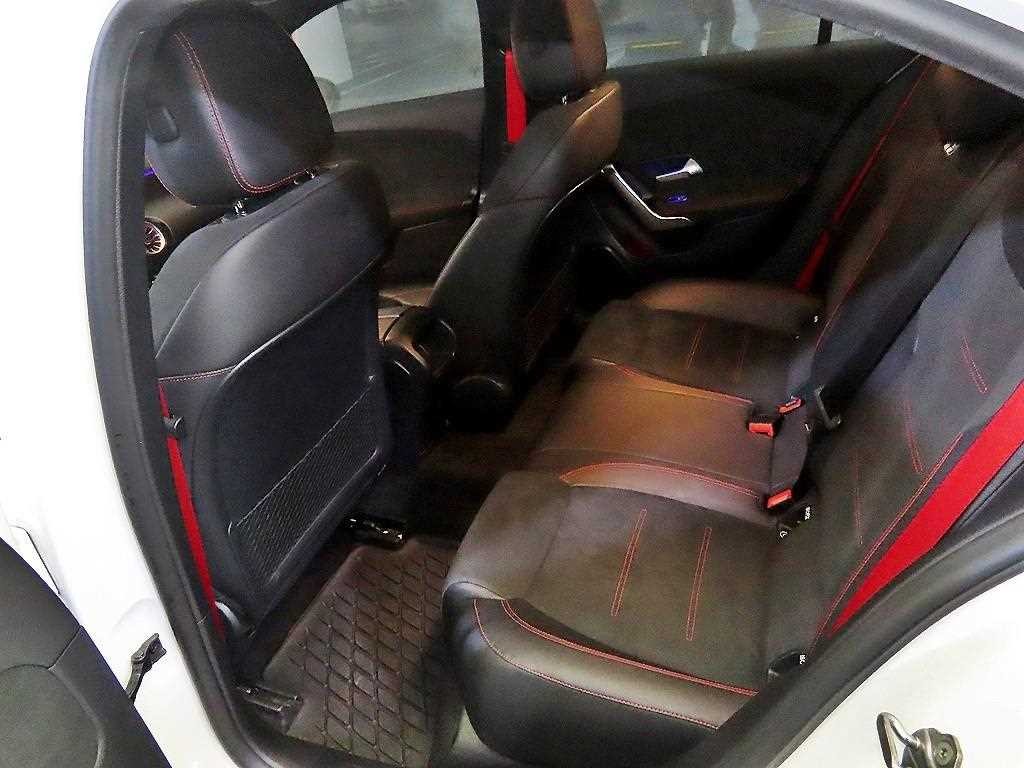 벤츠 A 클래스 A클래스 W177 AMG A35 4MATIC 세단 이미지 7