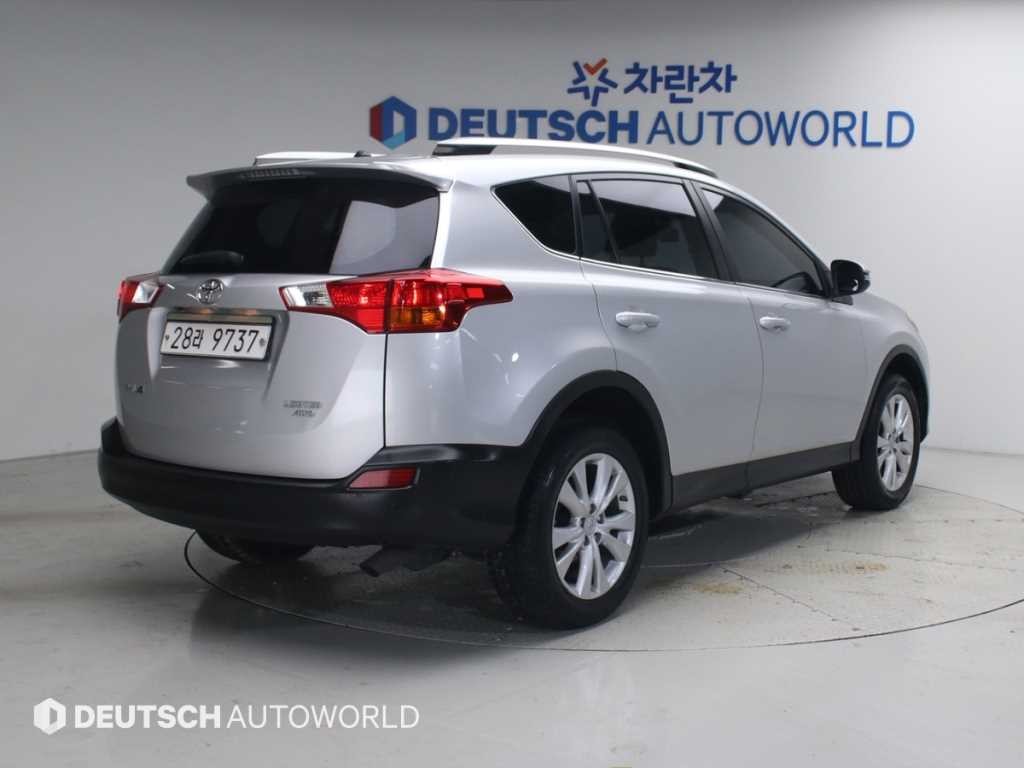 토요타 라브4 2.5 4WD 이미지 4
