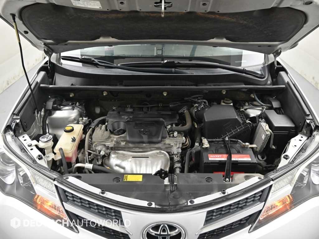 토요타 라브4 2.5 4WD 이미지 7