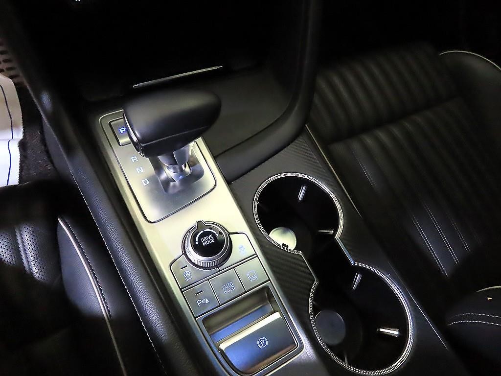 제네시스 G70 2.0T AWD 스포츠 패키지 이미지 12