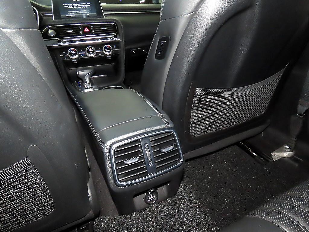 제네시스 G70 2.0T AWD 스포츠 패키지 이미지 15