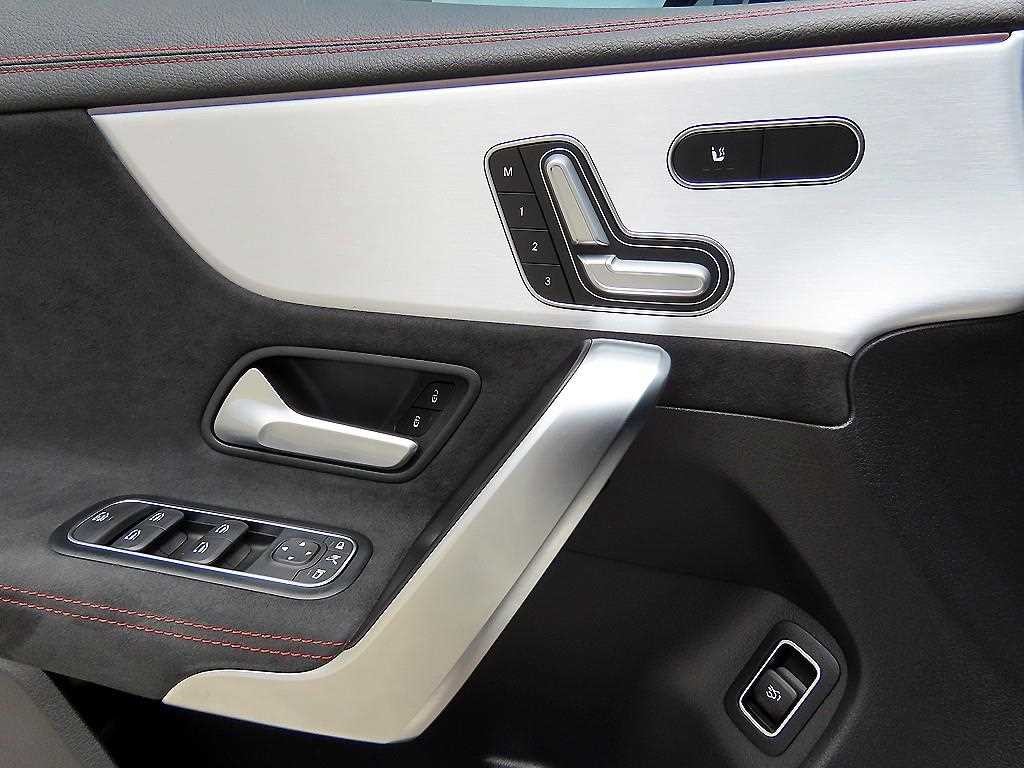 벤츠 CLA 클래스 CLA클래스 C118 CLA 250 4MATIC 이미지 12