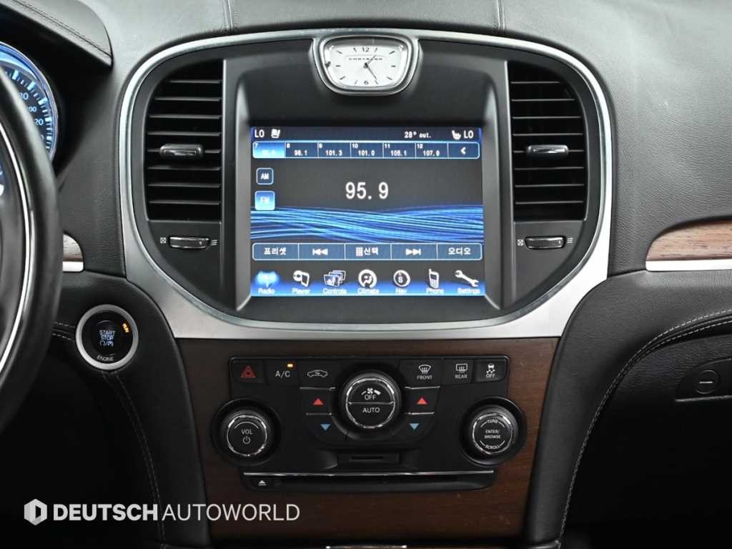 크라이슬러 300C 더뉴300C 3.6 AWD 이미지 14