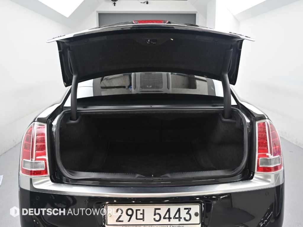 크라이슬러 300C 더뉴300C 3.6 AWD 이미지 19