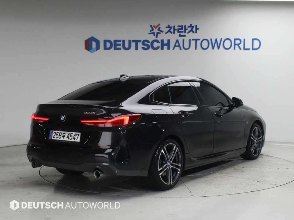 BMW 2시리즈 2시리즈 그란쿠페 (F44) 220i M 스포츠 이미지 2