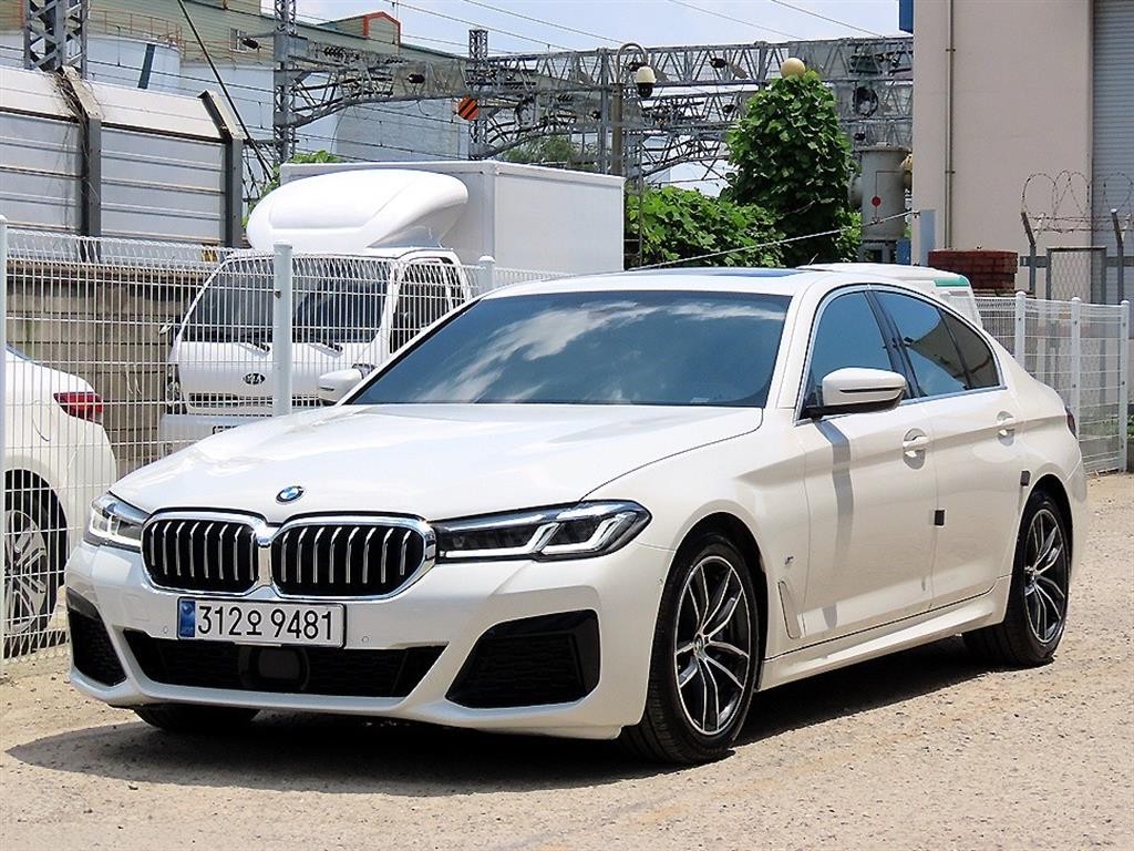 BMW 5시리즈 5시리즈 (G30) 520i M 스포츠 이미지 2