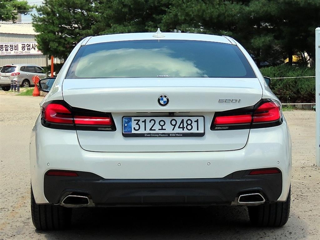 BMW 5시리즈 5시리즈 (G30) 520i M 스포츠 이미지 4