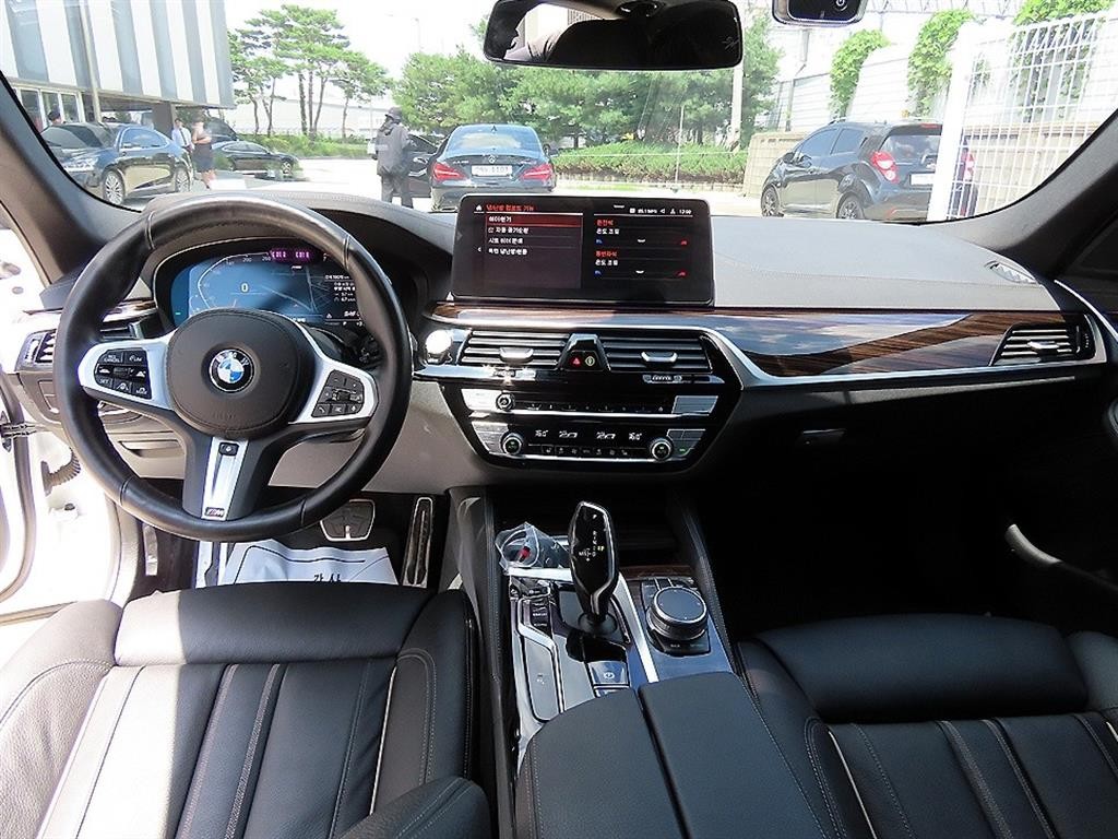 BMW 5시리즈 5시리즈 (G30) 520i M 스포츠 이미지 7