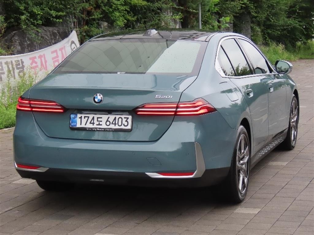 BMW 5시리즈 5시리즈 (G60) 520i 기본형 이미지 3