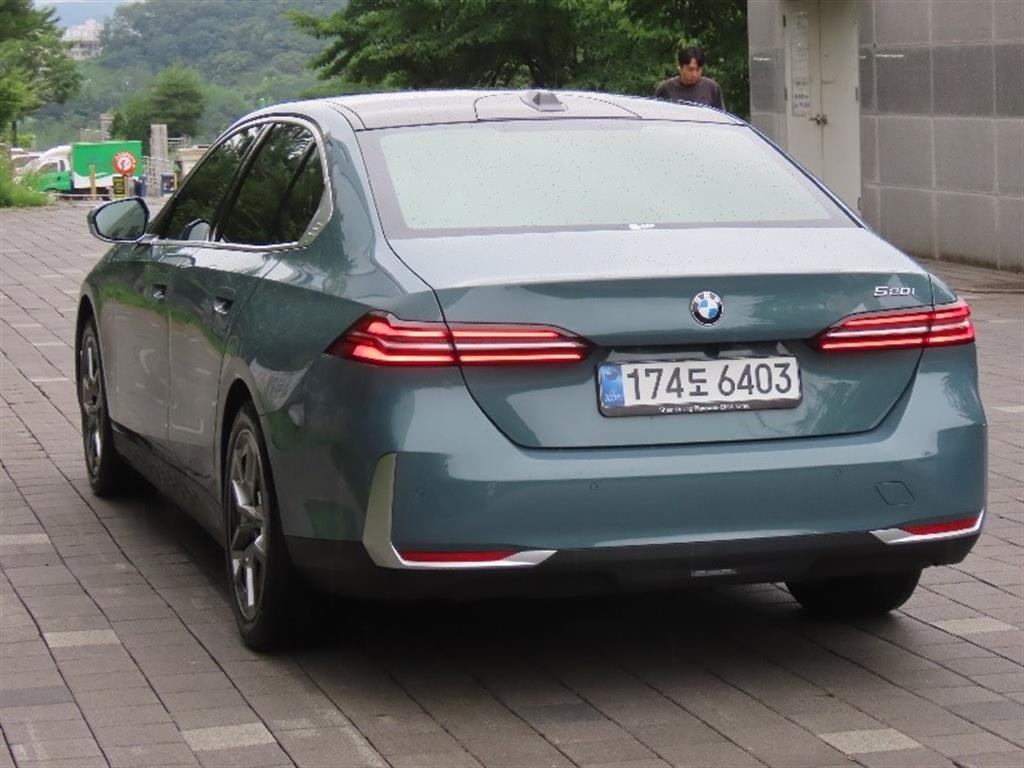BMW 5시리즈 5시리즈 (G60) 520i 기본형 이미지 4
