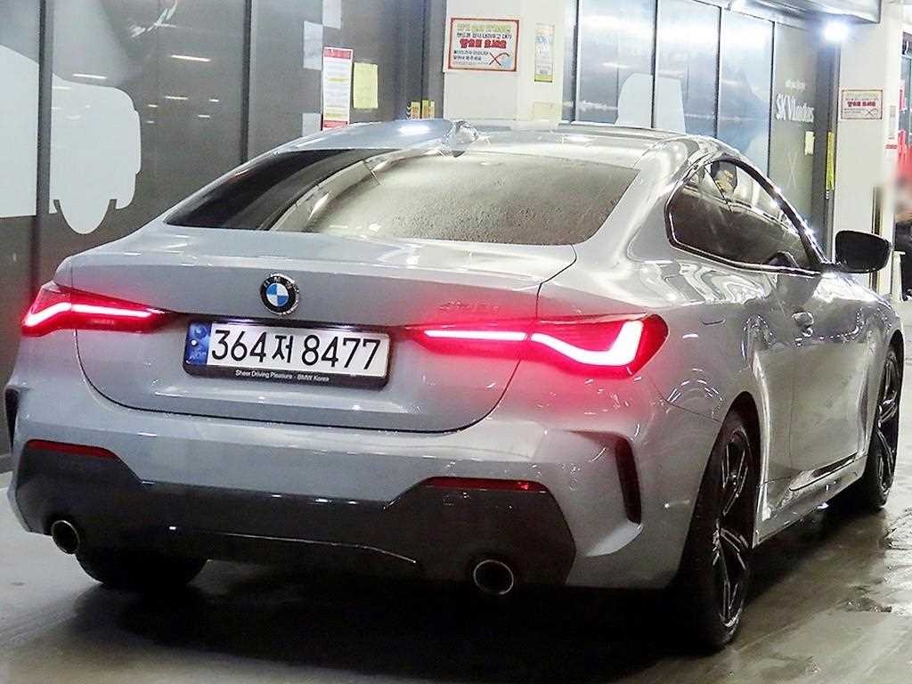 BMW 4시리즈 4시리즈 (G22) 420i 쿠페 M 스포츠 이미지 4