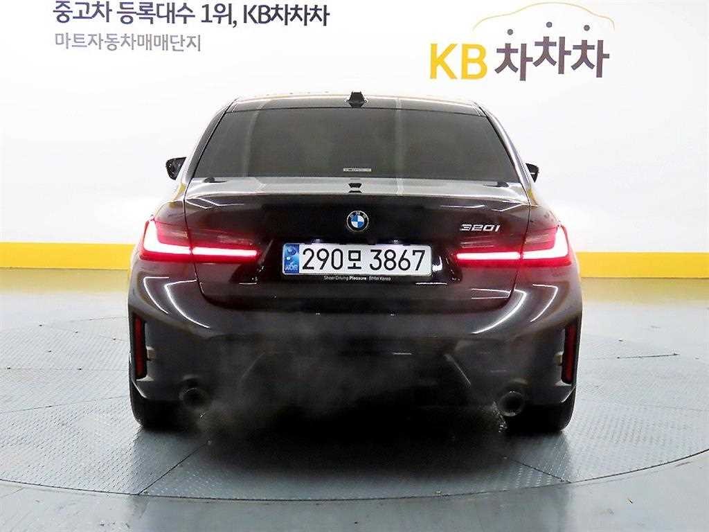 BMW 3시리즈 3시리즈 (G20) 320i M 스포츠 이미지 3