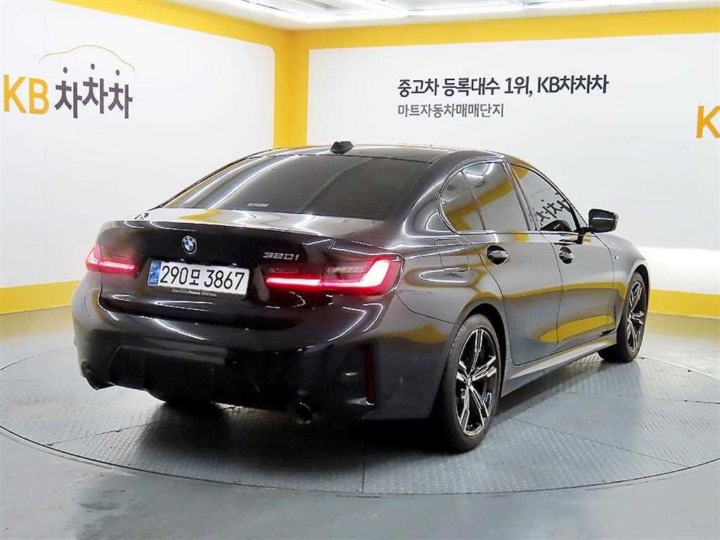 BMW 3시리즈 3시리즈 (G20) 320i M 스포츠 이미지 4