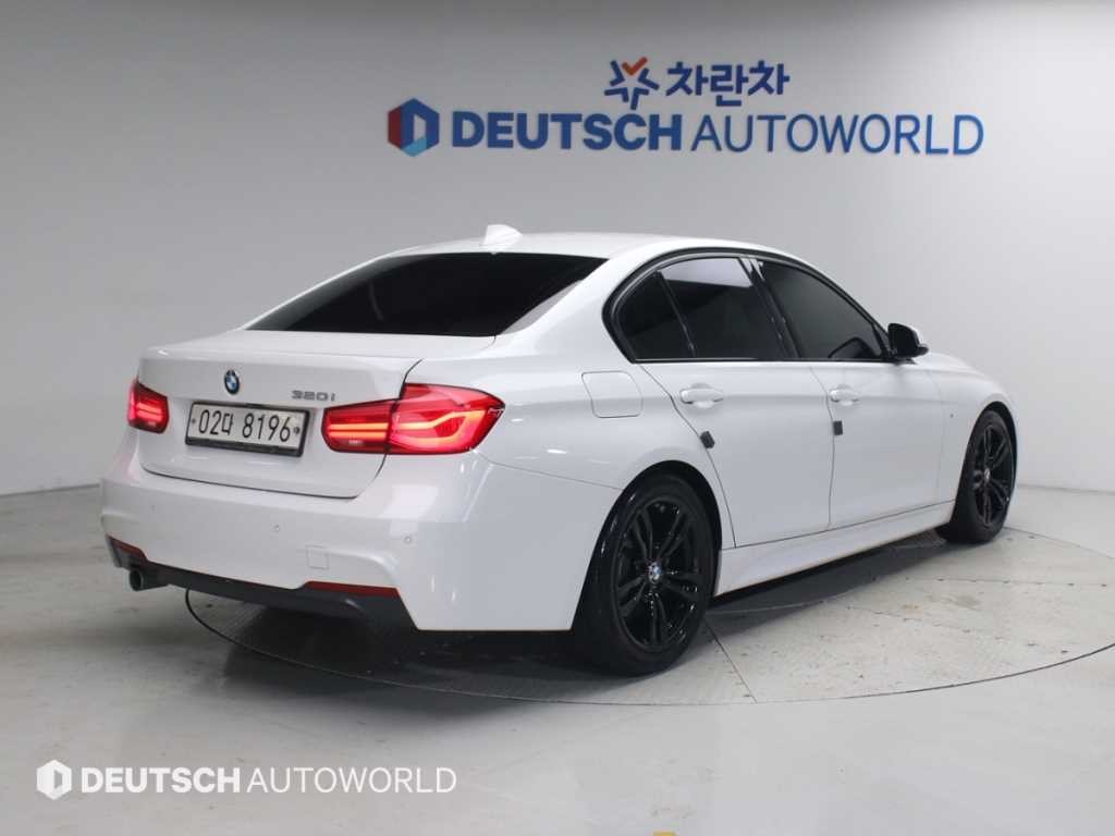 BMW 3시리즈 3시리즈 (F30) 320i M 스포츠 이미지 2