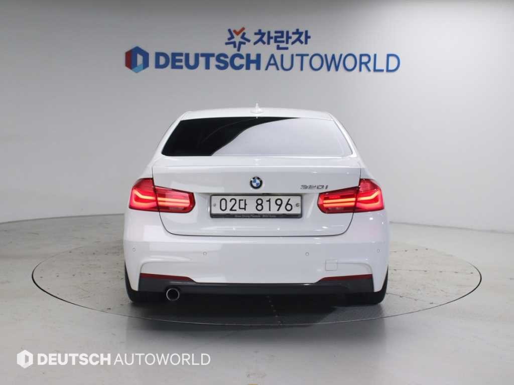BMW 3시리즈 3시리즈 (F30) 320i M 스포츠 이미지 4