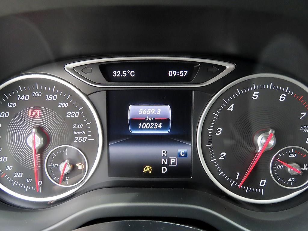 벤츠 A 클래스 A클래스 W176 A200 이미지 9