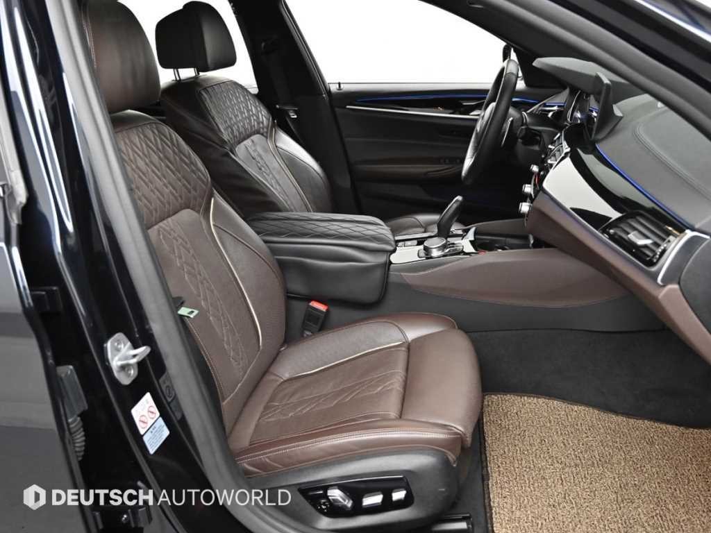 BMW 5시리즈 5시리즈 (G30) 520d M 스포츠 플러스 이미지 12