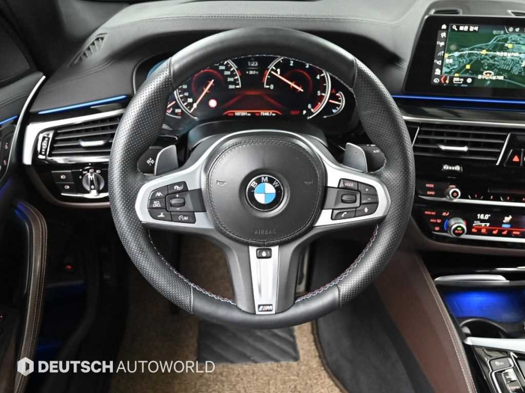 BMW 5시리즈 5시리즈 (G30) 520d M 스포츠 플러스 이미지 14